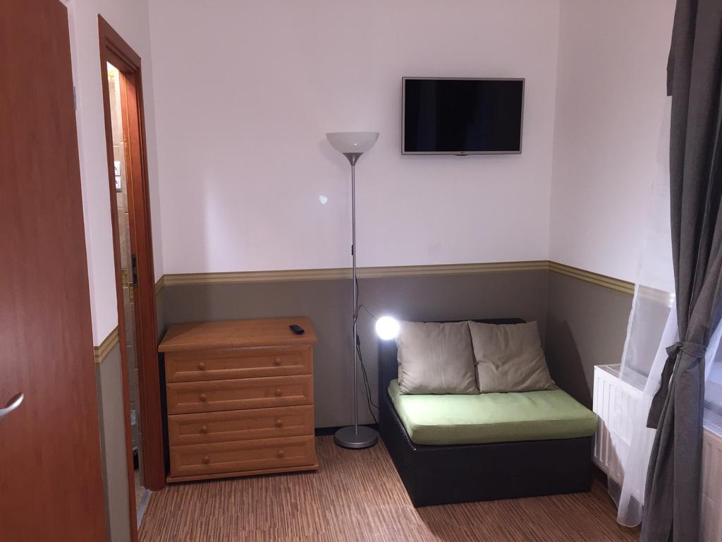 Elvis Guesthouse Budapest Ngoại thất bức ảnh