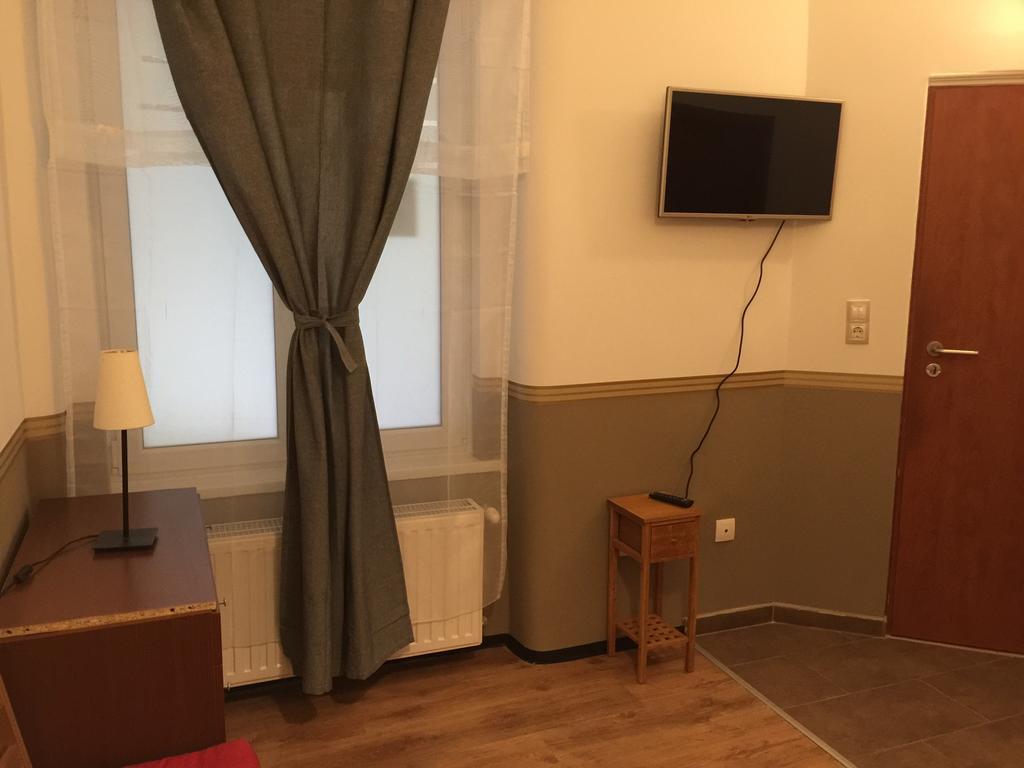 Elvis Guesthouse Budapest Ngoại thất bức ảnh