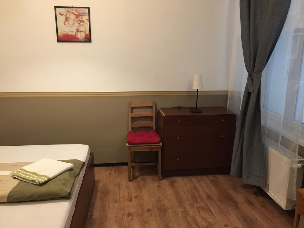 Elvis Guesthouse Budapest Ngoại thất bức ảnh